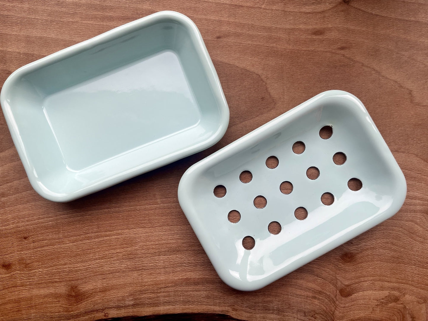 Two Part Enamel Soap Dish - Green